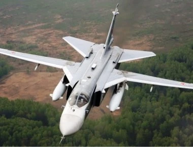 Βίντεο μέσα από το πιλοτήριο: Υποστρατηγικό μαχητικό κρούσης Su-24 σε... εξαιρετικά χαμηλή πτήση!